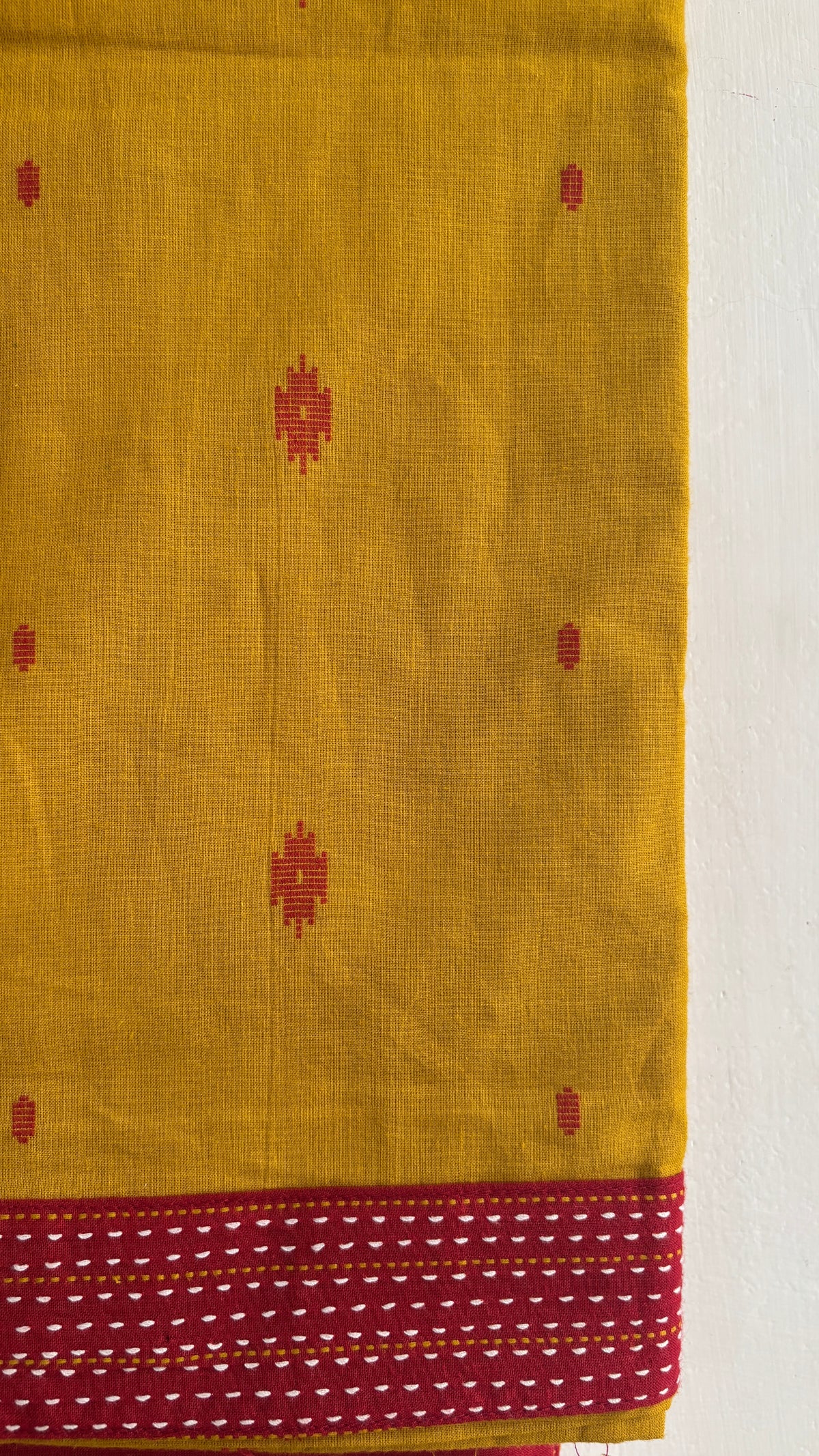 Floral Motif Suit Set with Printed Contrast Dupatta, Tassel Ends and Border Detailing