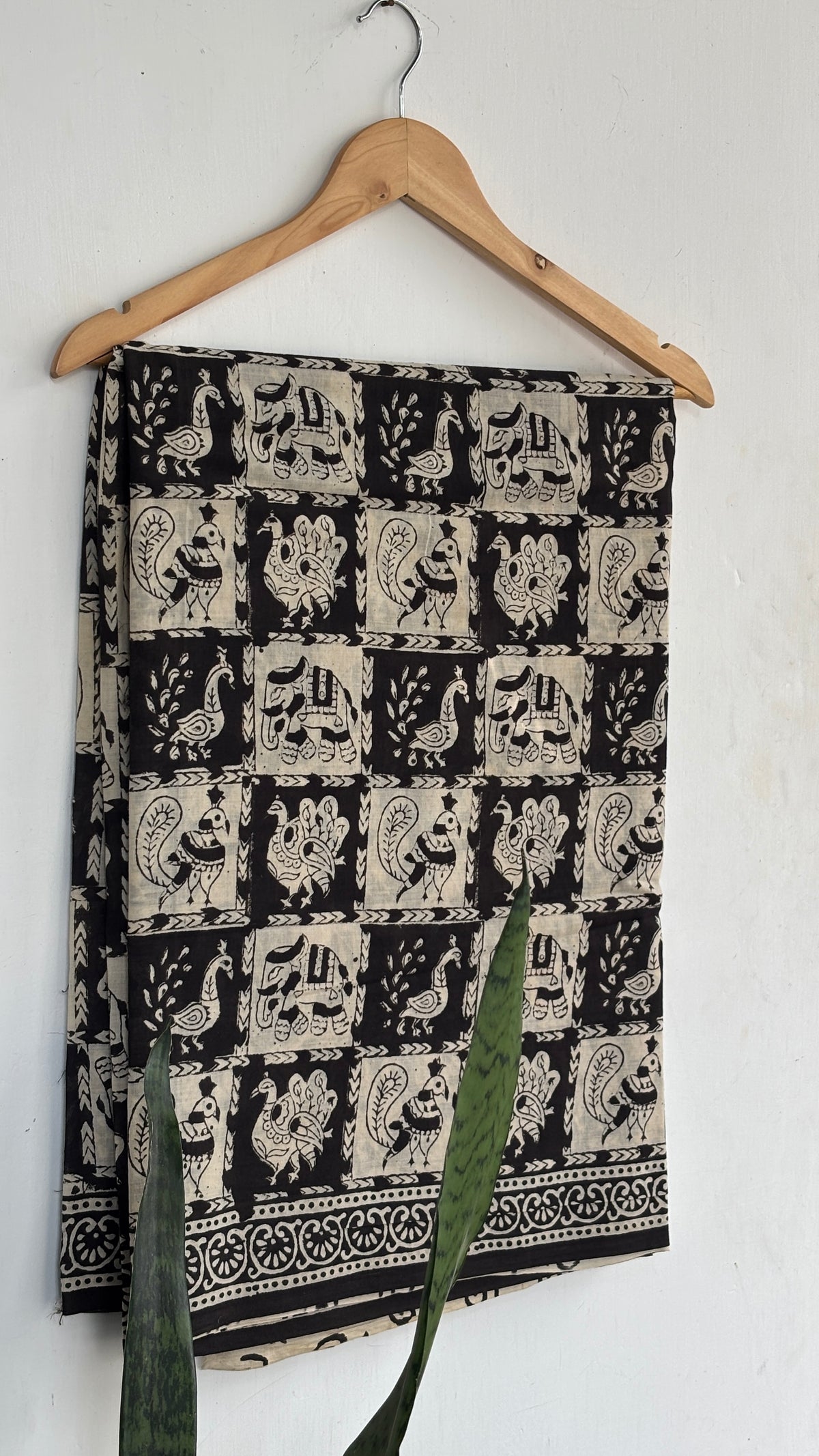 Black and Beige Traditional Figurative Print Handblock Mul Cotton Saree