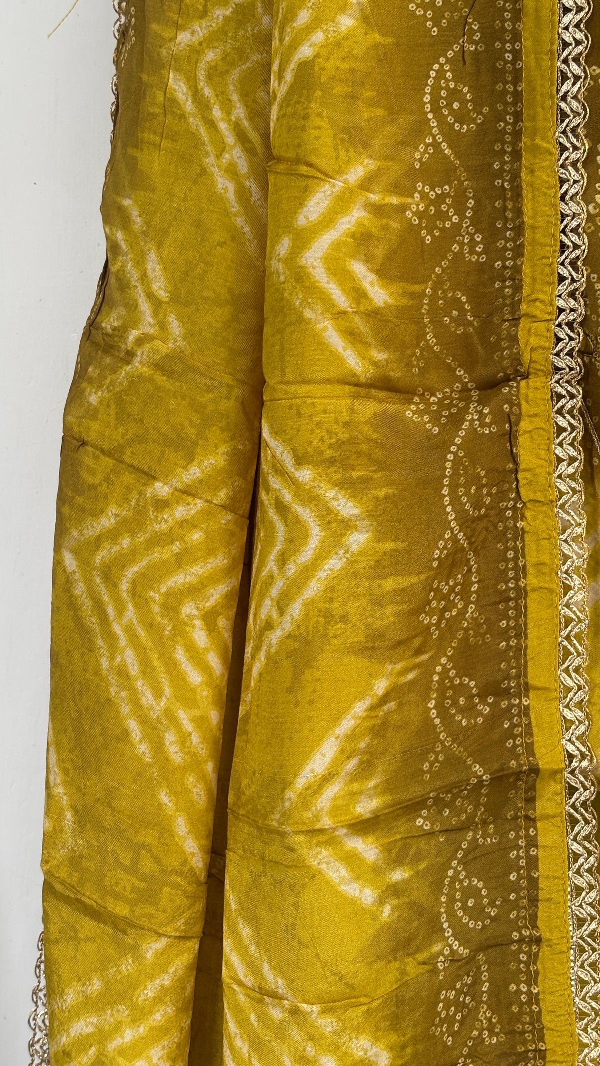 Printed Suit Set with Chevron Pattern and Embroidered Dupatta