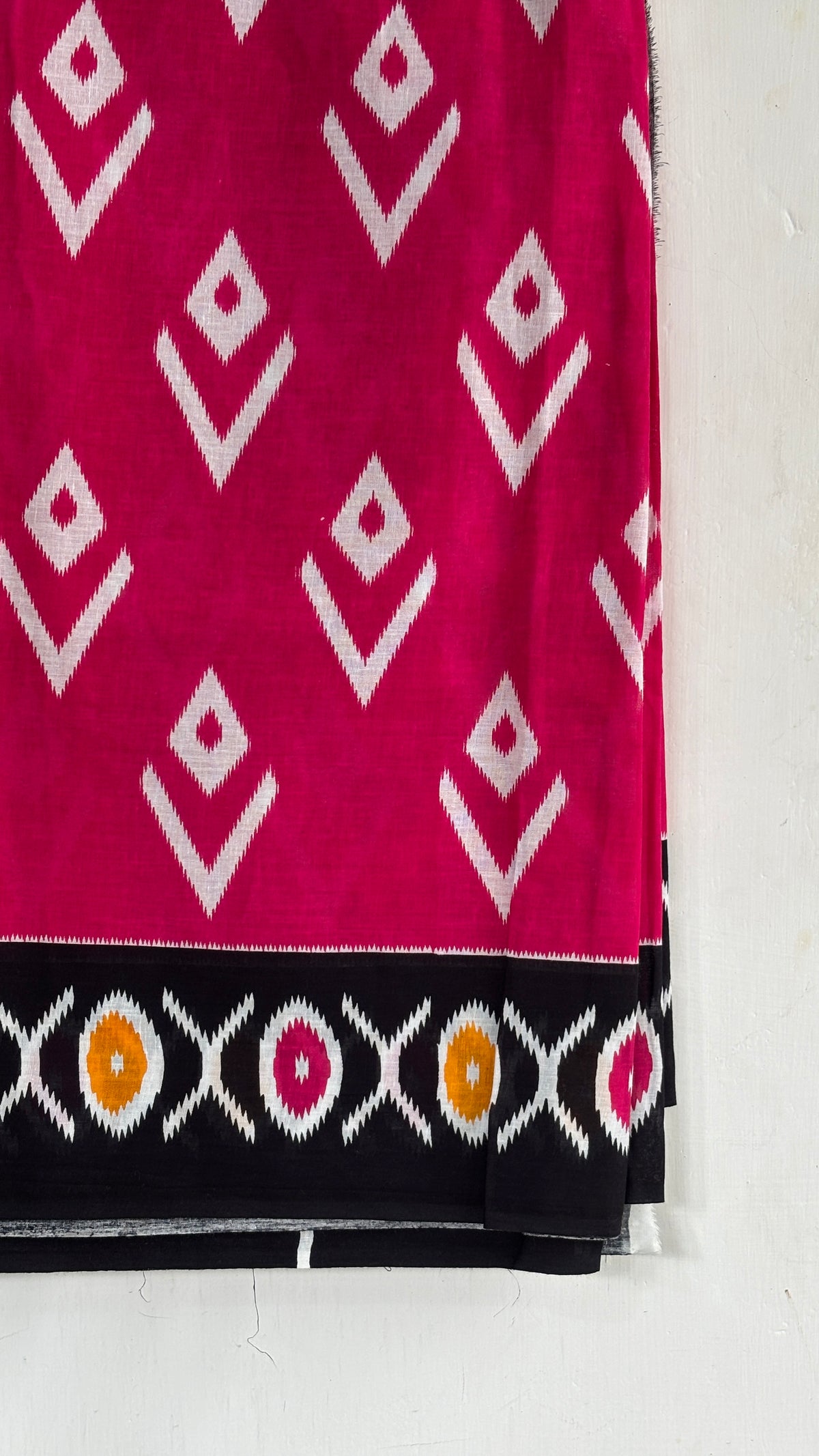 Red and Black Geometric Print Mul Cotton Saree