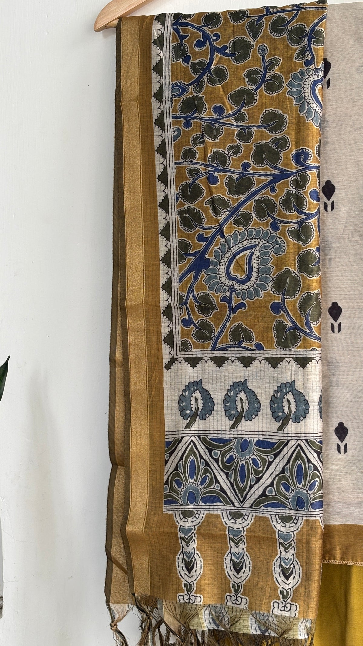 Ethnic Printed Suit Set with Patterned Dupatta and Tassel Details