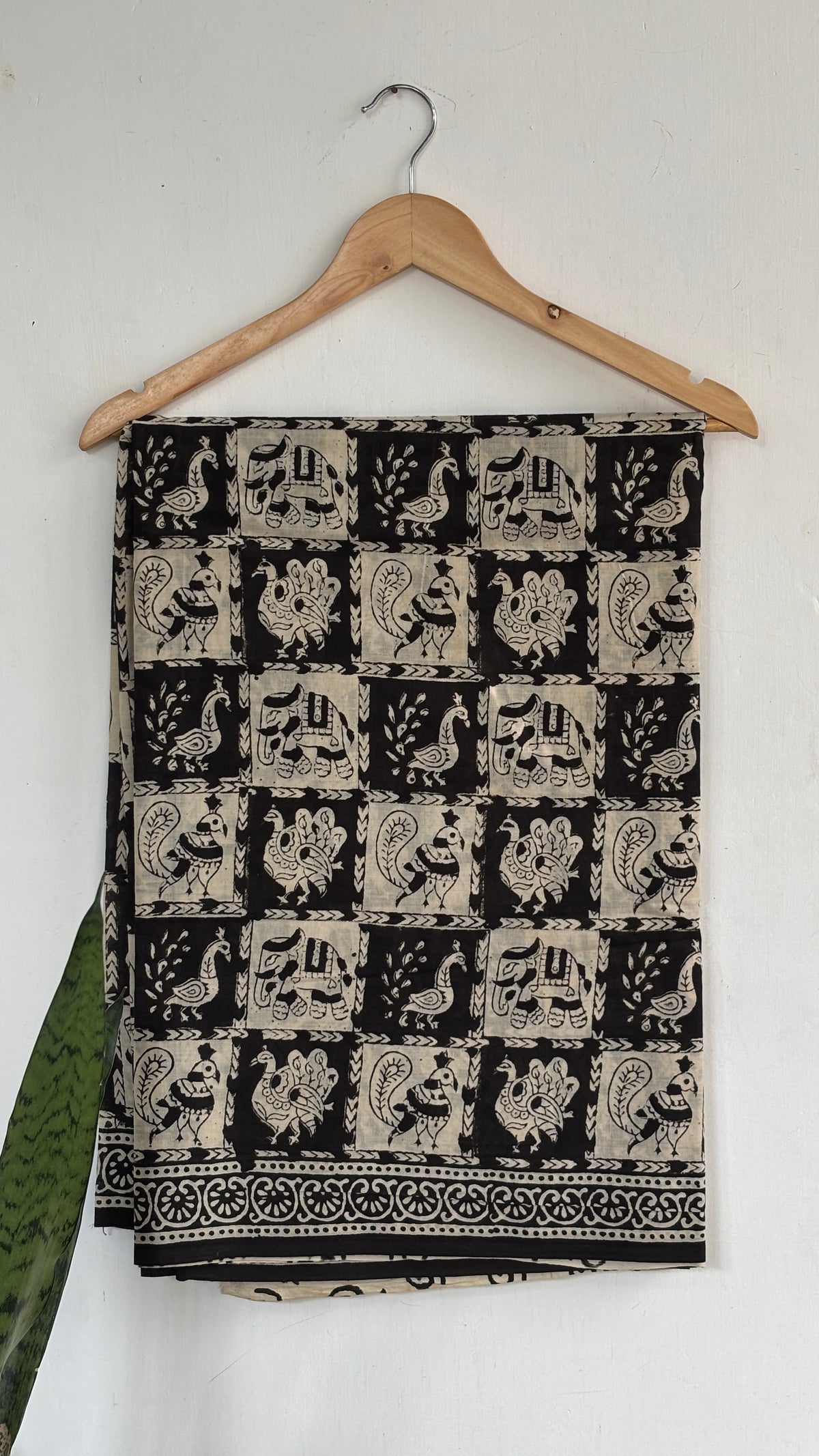 Black and Beige Traditional Figurative Print Handblock Mul Cotton Saree