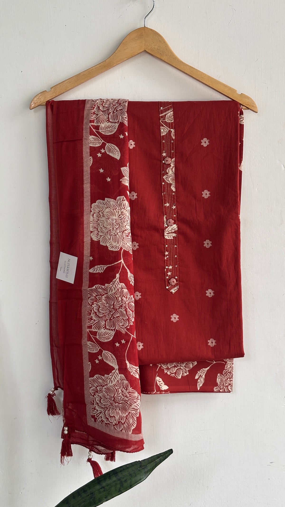 Floral Motif Suit Set with Printed Dupatta