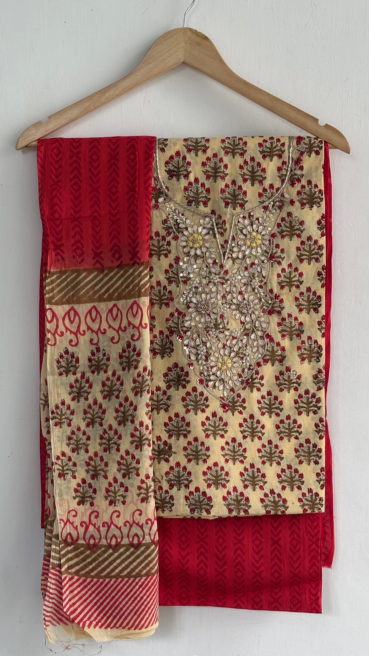 Handblock Printed Suit Set with Floral Motifs and Gota Patti Neckline