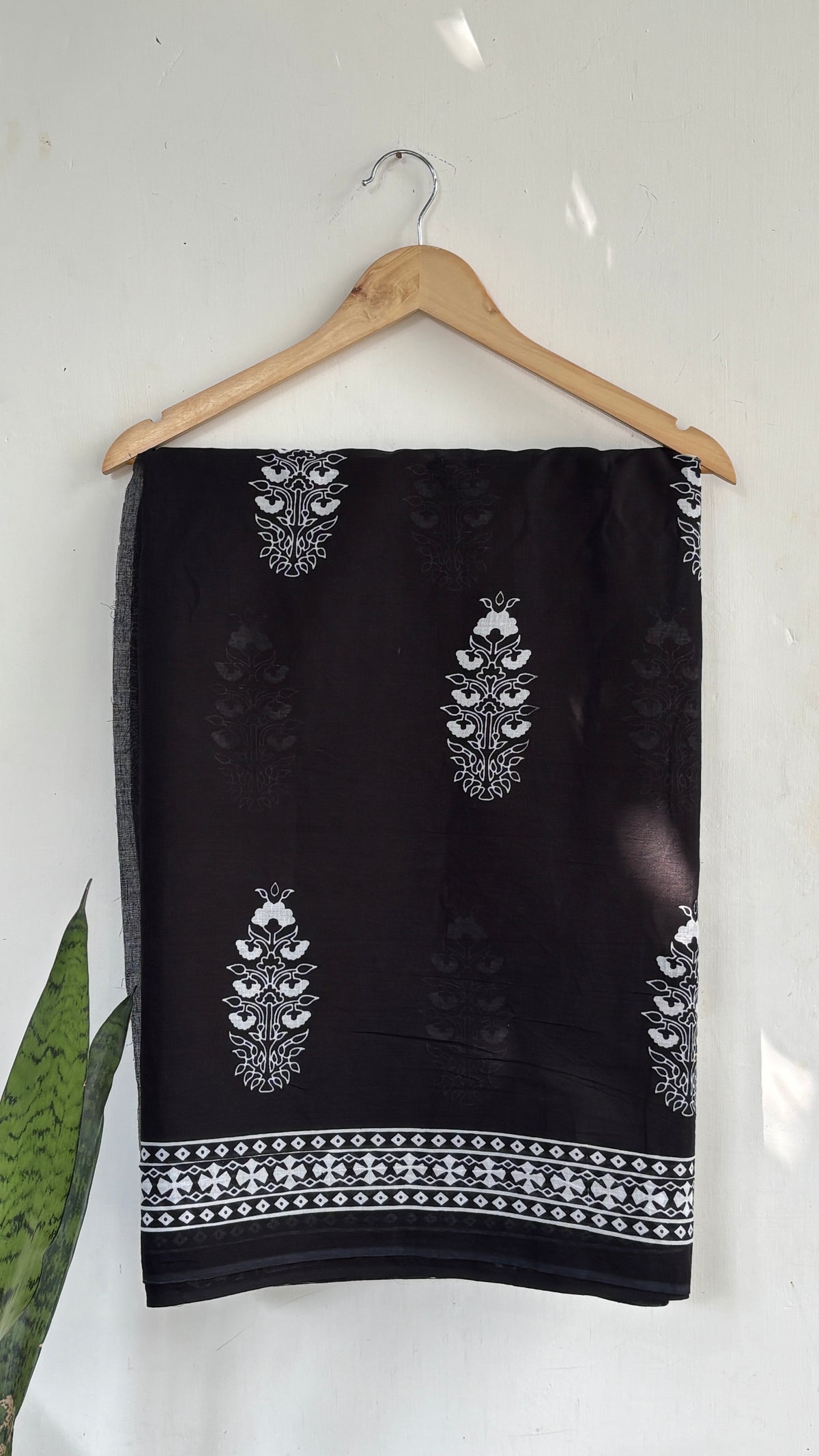 Black and White Floral Printed Mul Cotton Saree with Geometric Border