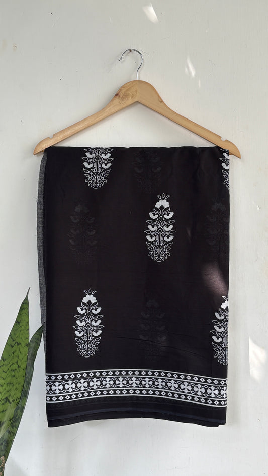 Black and White Floral Printed Mul Cotton Saree