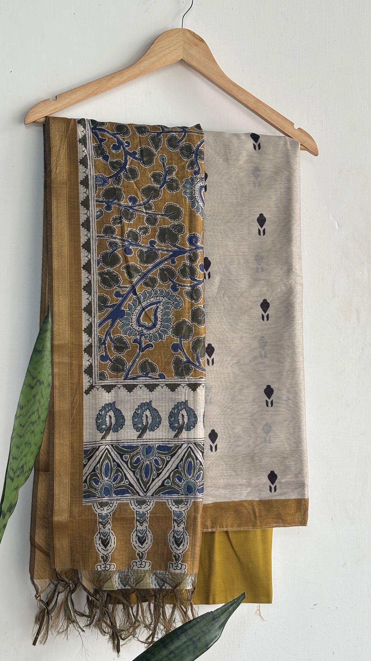 Ethnic Printed Suit Set with Patterned Dupatta and Tassel Details