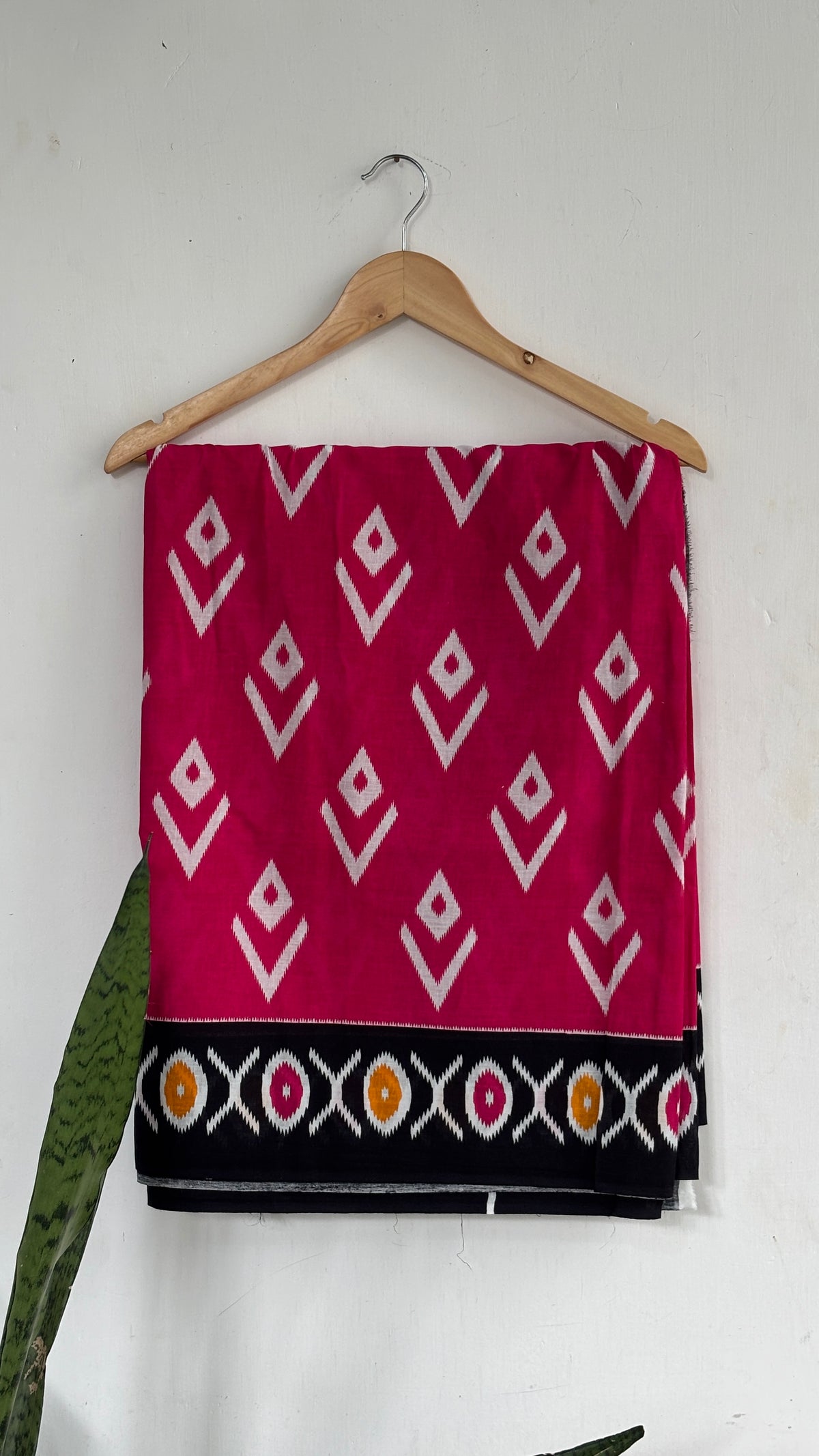 Red and Black Geometric Print Mul Cotton Saree