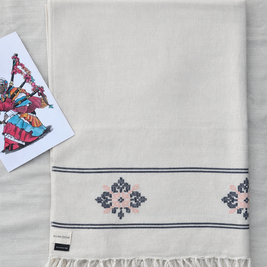 Plain with border motifs