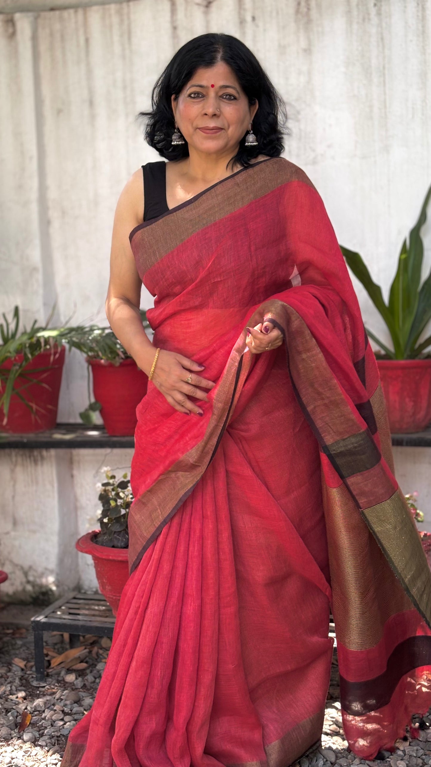 Handwoven Linen Saree - Red