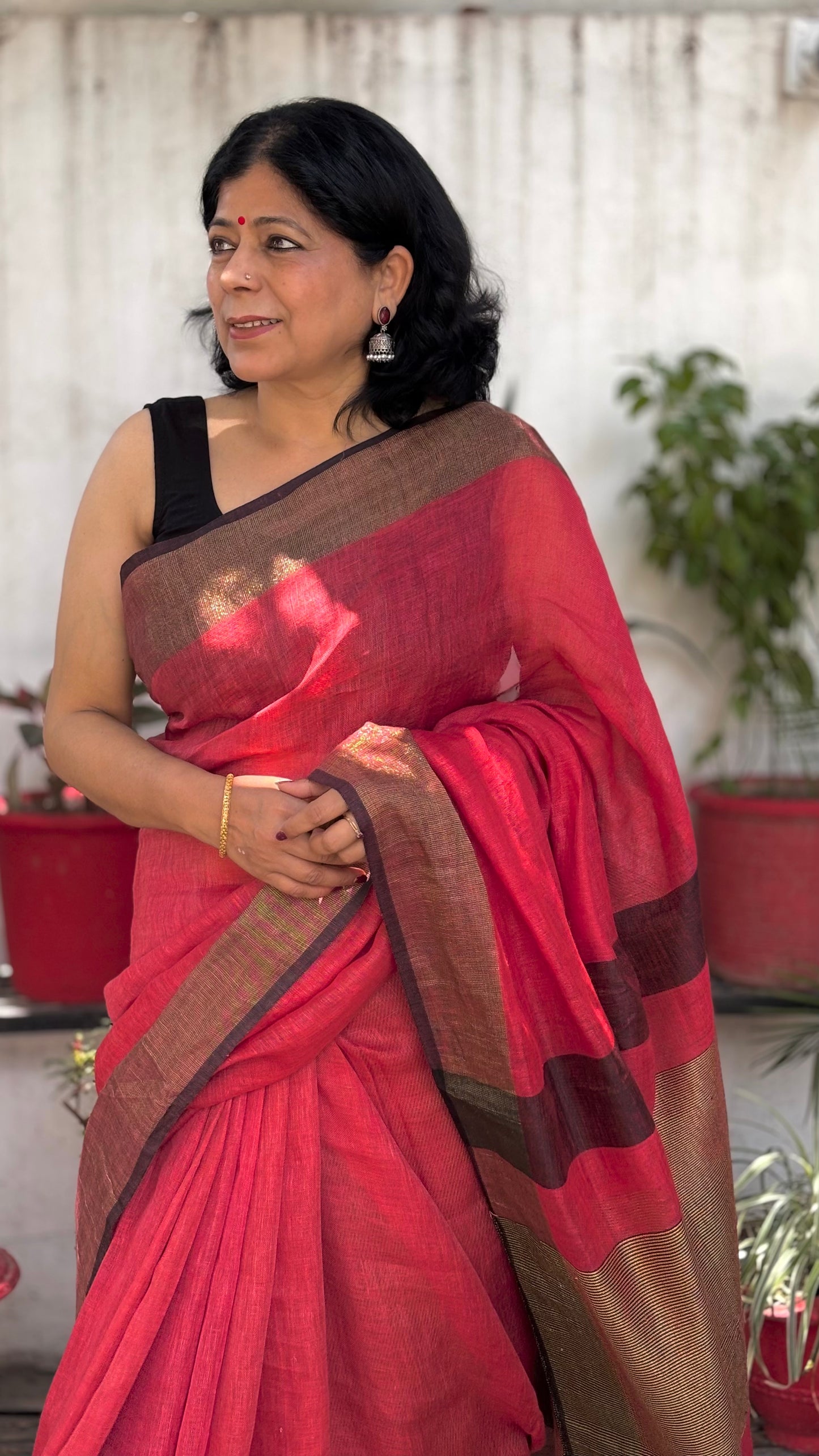 Handwoven Linen Saree - Red