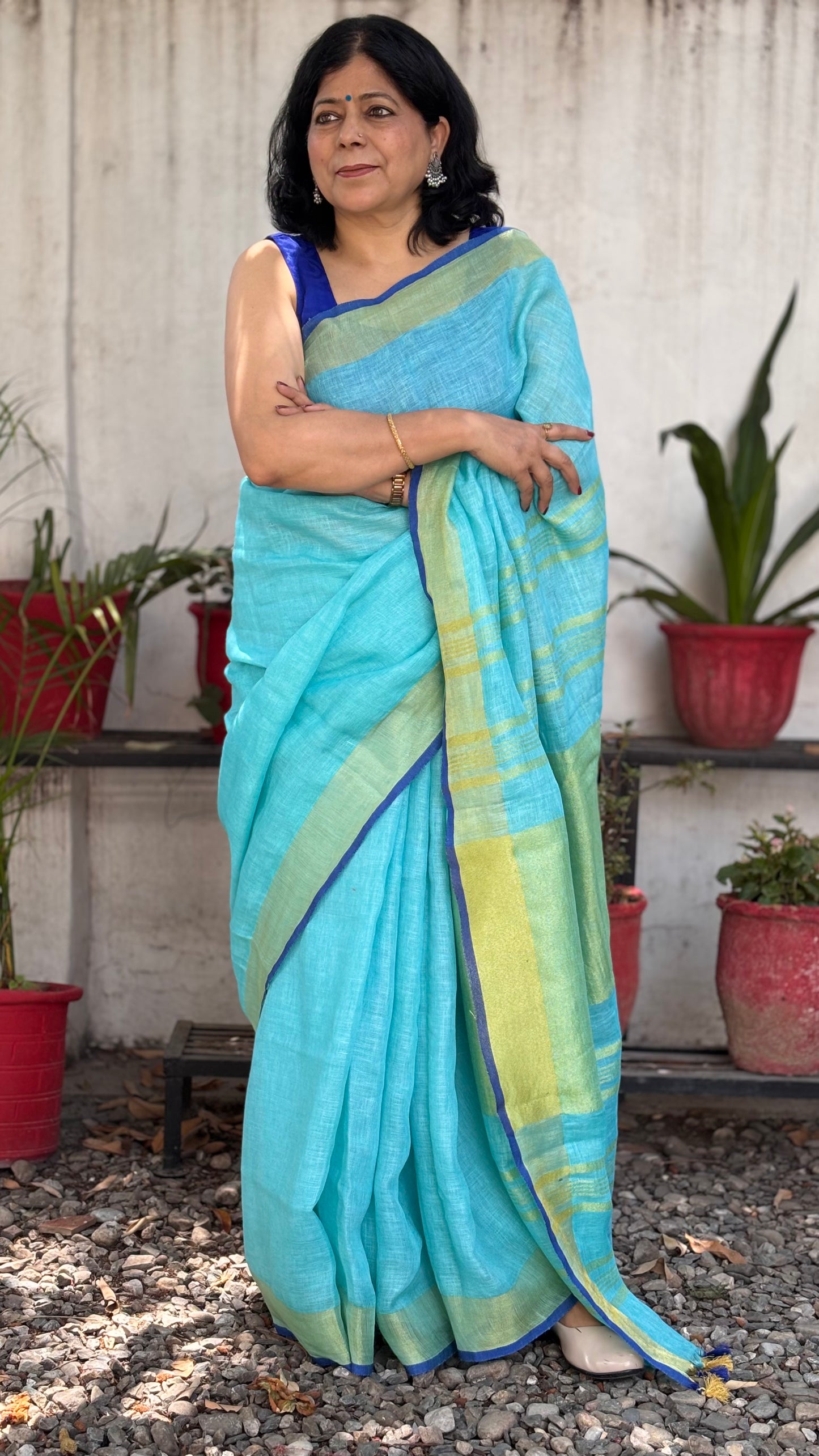 Handwoven linen saree - Light Blue