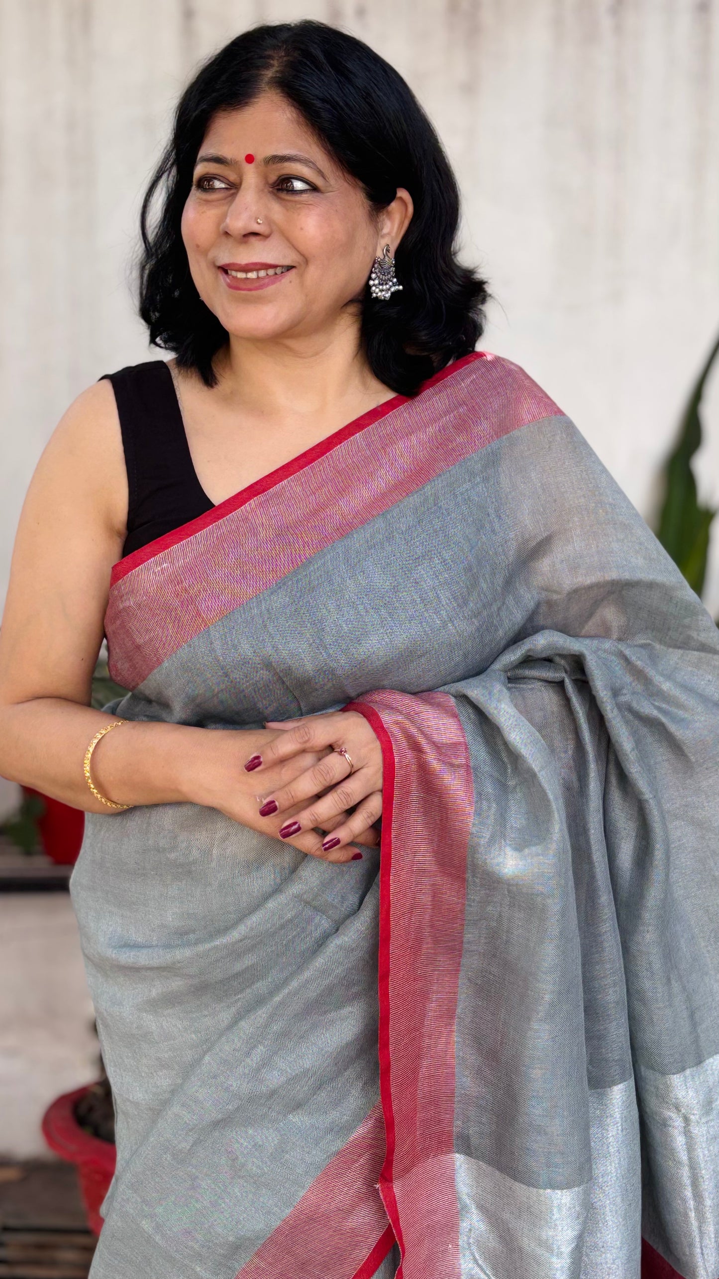 Handwoven Linen Saree - Grey