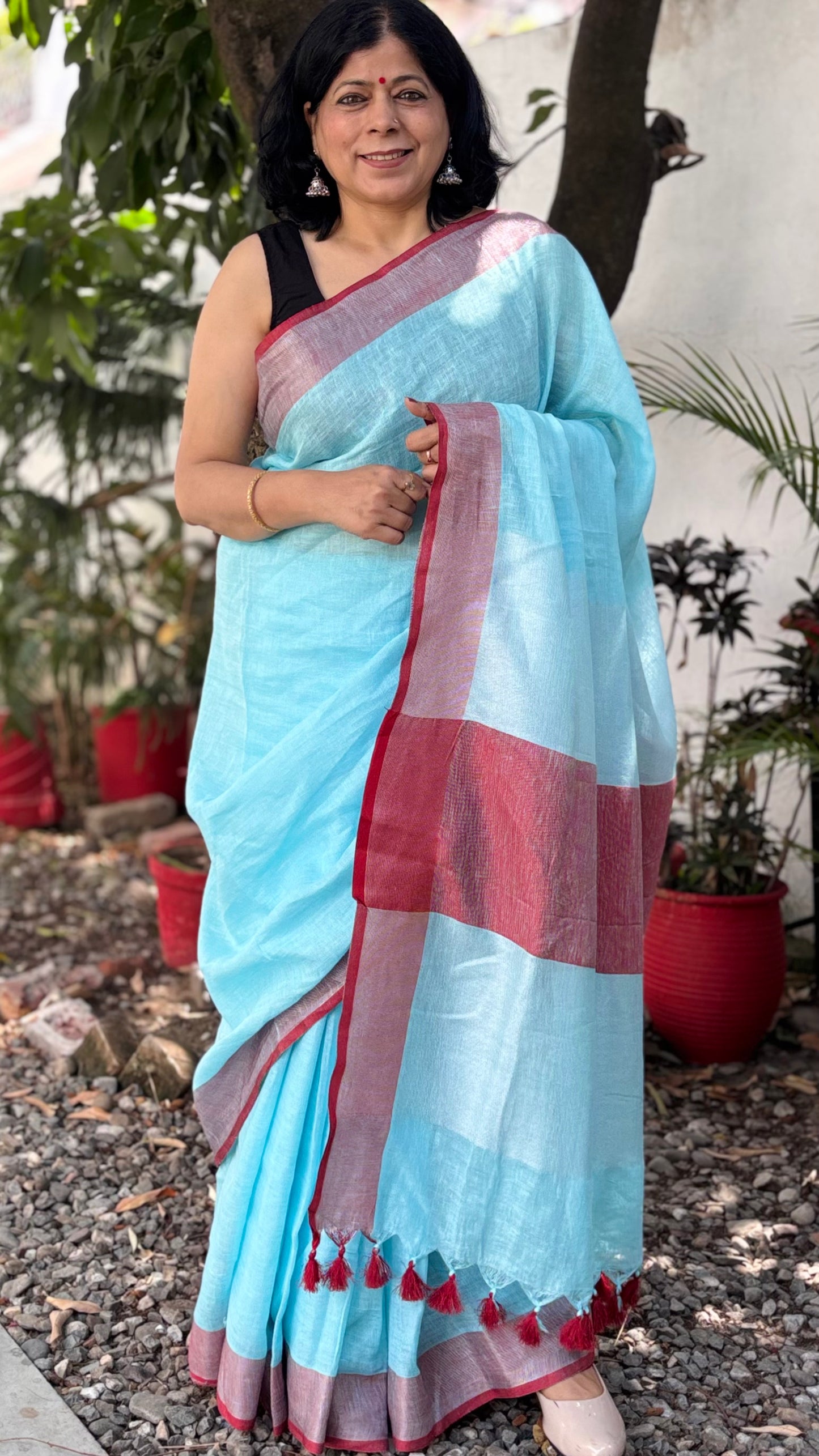 Handwoven Linen Saree - Light Blue