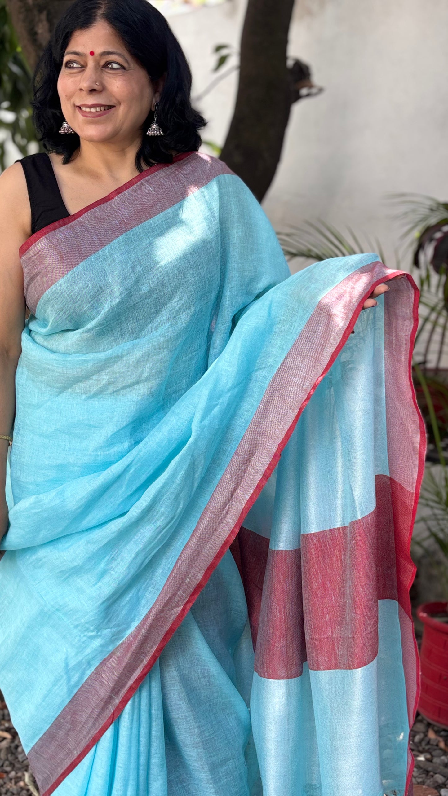 Handwoven Linen Saree - Light Blue
