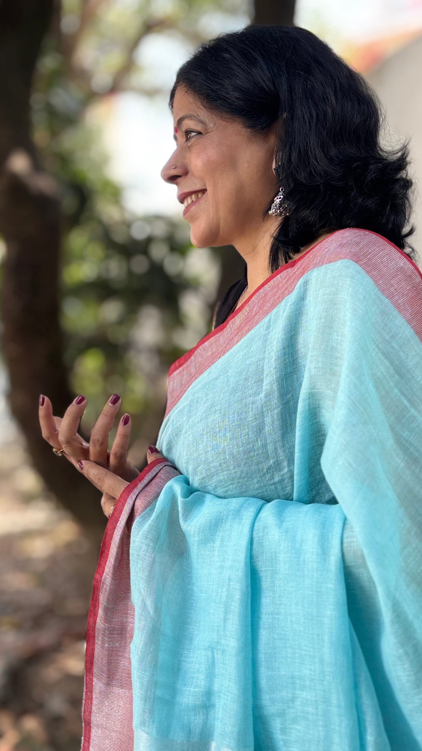 Handwoven Linen Saree - Light Blue