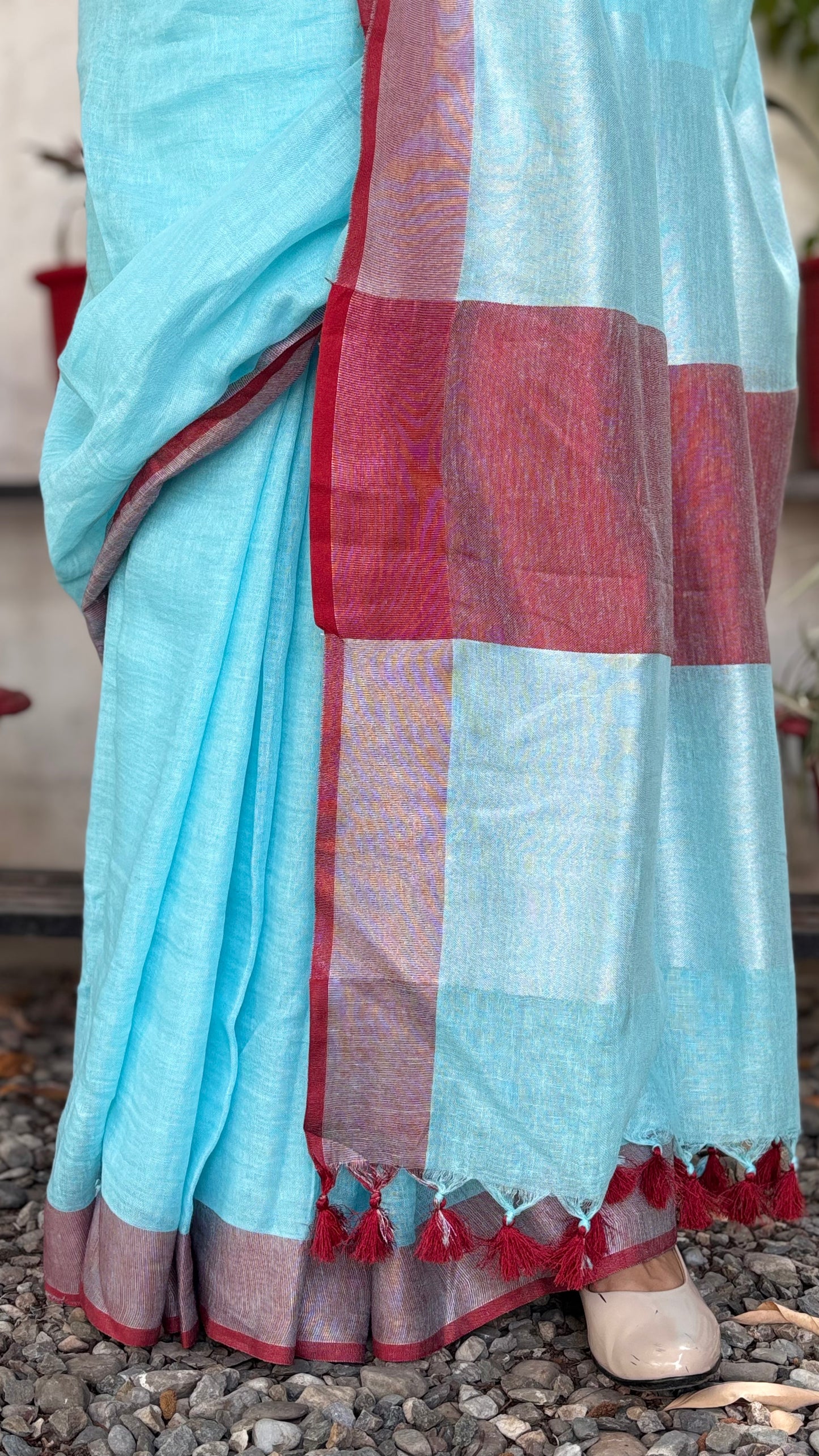 Handwoven Linen Saree - Light Blue